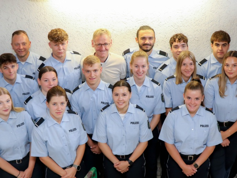 POL-EU: 20 neue Kommissaranwärter-/innen für die Kreispolizeibehörde Euskirchen - Foto: presseportal.de