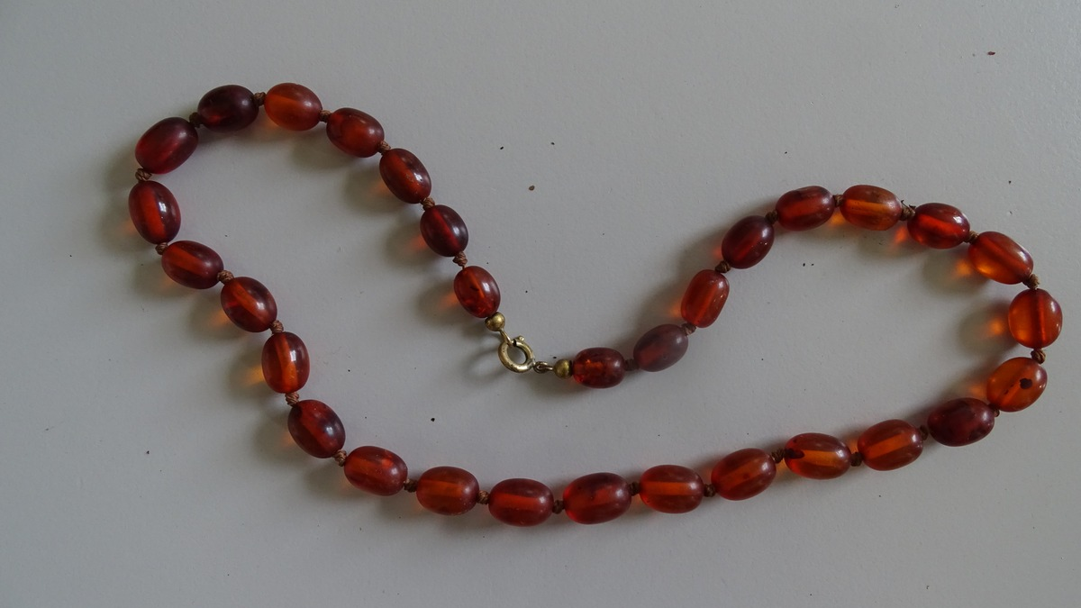 POL-HL: HL / Eigentümer von Schmuck gesucht - Foto: presseportal.de