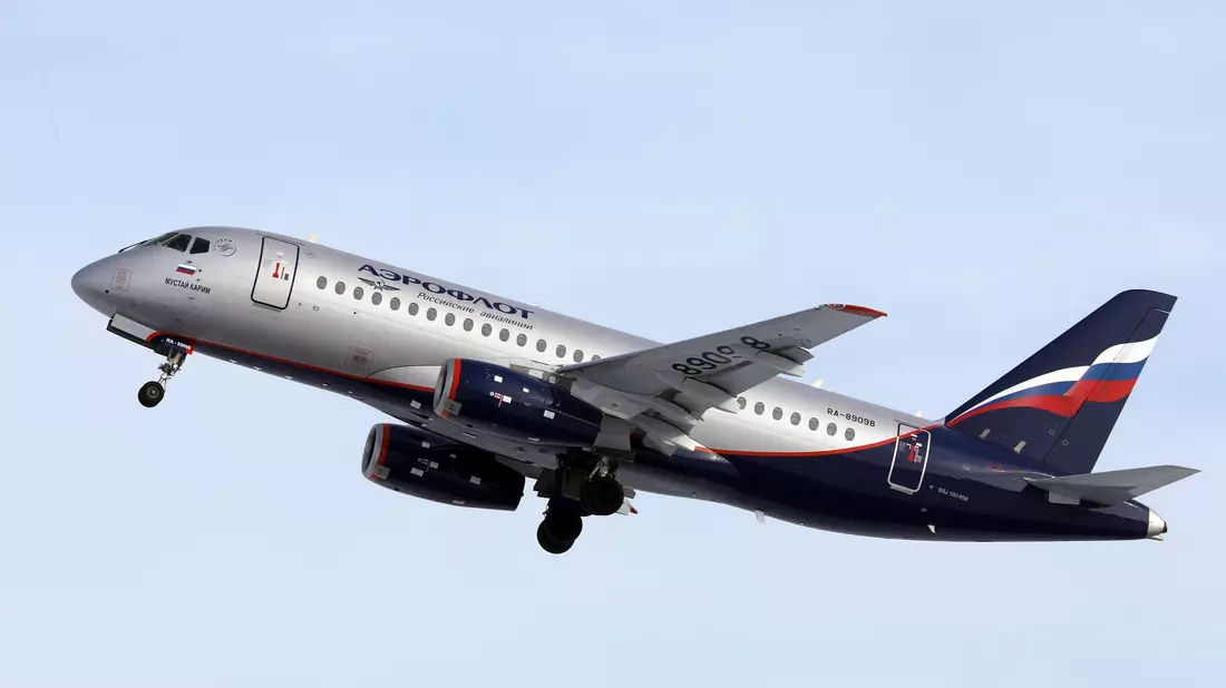 Die Flugzeuge Suchoi Superjet sind eine der wenigen Neuentwicklungen des russischen Flugzeubaus. (Archivbild) - Bild: Marina Lystseva/AP/dpa
