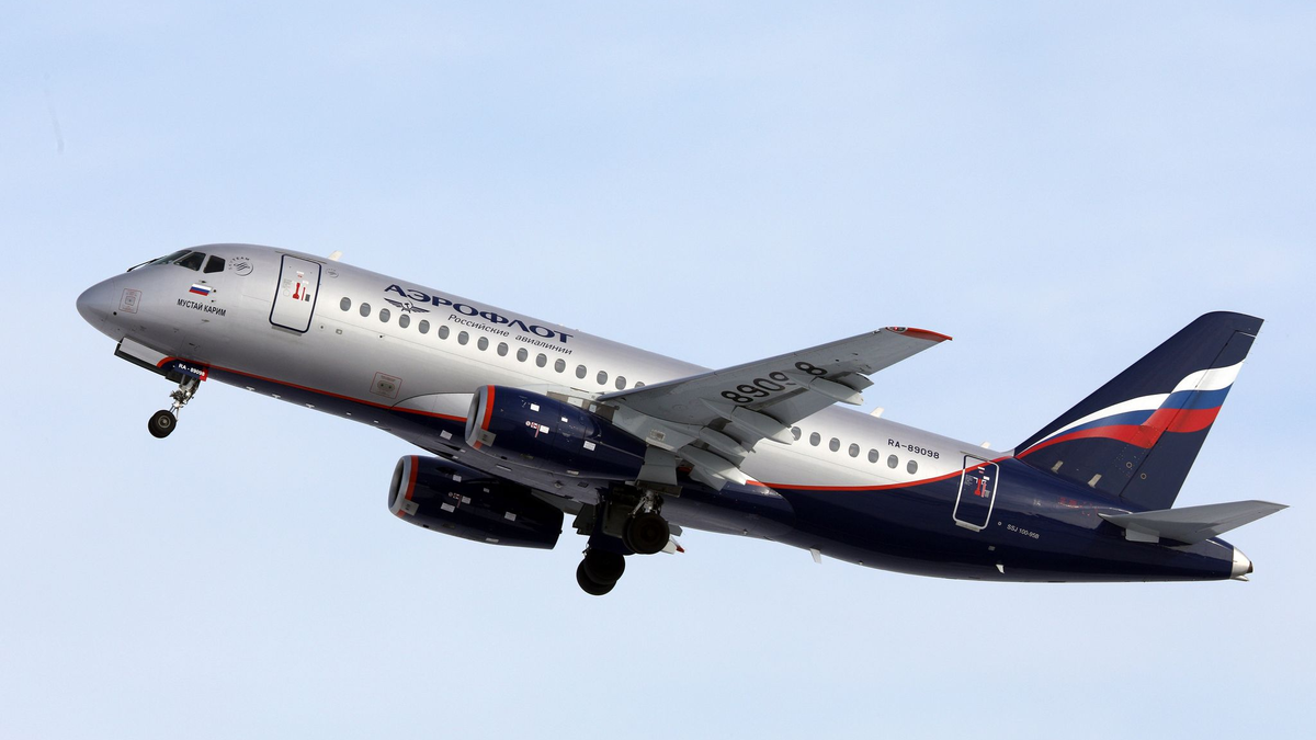 Die Flugzeuge Suchoi Superjet sind eine der wenigen Neuentwicklungen des russischen Flugzeubaus. (Archivbild) - Foto: Marina Lystseva/AP/dpa