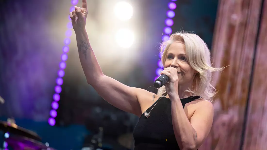 Die Musikerin hat kürzlich einen Rückzug vom Musikbusiness angekündigt, ihre Single steigt nun hoch in den Charts ein. - Bild: Christoph Reichwein/dpa