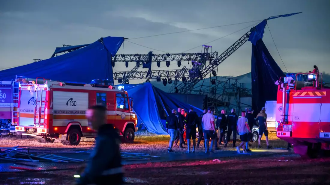Ein Sturm hat ein ausgelassenes Open-Air-Festival in der Slowakei abrupt unterbrochen. - Bild: Jaroslav Novák/TASR/dpa