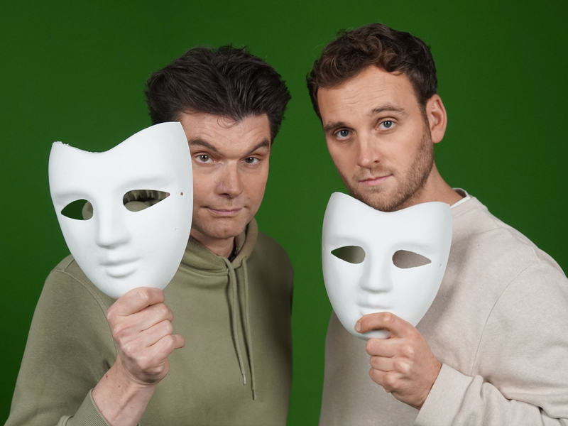 Comedian Lutz van der Horst leidet unter dem Impostor-Syndrom und berichtet in einer Doku mit Leon Windscheid erstmals darüber. - Foto: Kai Metzner/ZDF/dpa