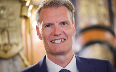 Nach dem umstrittenen ersten Bürgerschaftsbeschluss zum Einstieg der weltgrößten Reederei MSC beim Hamburger Hafenlogitiker HHLA versucht MSC-Chef Soren Toft in einem Interview Vertrauen aufzubauen. - Foto: Christian Charisius/dpa Nach dem umstrittenen ersten Bürgerschaftsbeschluss zum Einstieg der weltgrößten Reederei MSC beim Hamburger Hafenlogitiker HHLA versucht MSC-Chef Soren Toft in einem Interview Vertrauen aufzubauen. - Foto: Christian Charisius/dpa