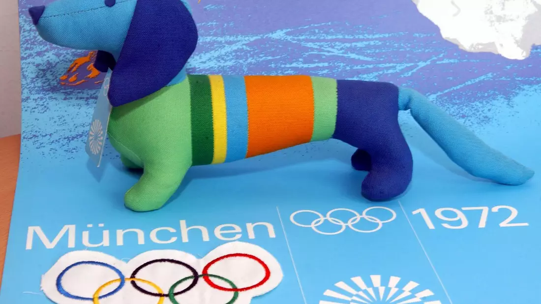 Bei den Olympischen Spielen 1972 in München war mit «Waldi» ein Dackel das offizielle Maskottchen (Archivbild) - Bild: Peter Kneffel/dpa