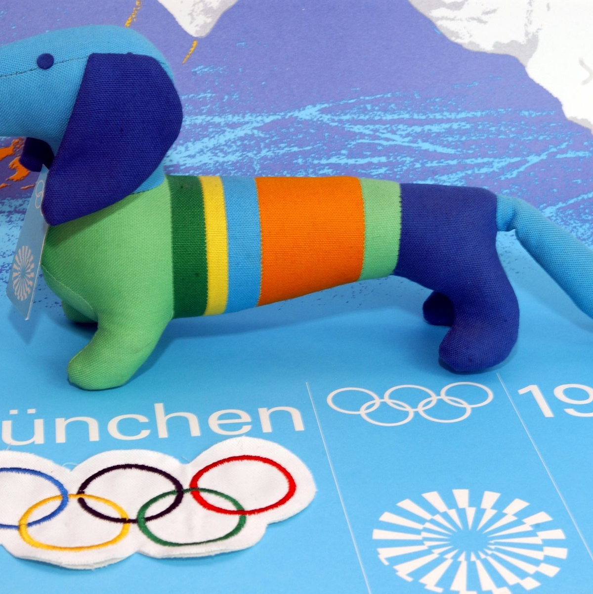 Bei den Olympischen Spielen 1972 in München war mit «Waldi» ein Dackel das offizielle Maskottchen (Archivbild) - Foto: Peter Kneffel/dpa