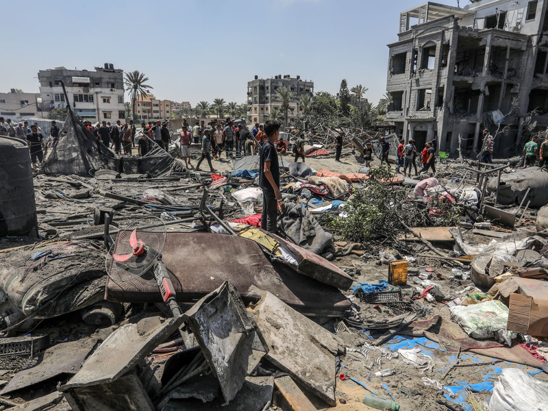 Palästinensischen Angaben zufolge wurden bei israelischen Angriffen in Al-Mawasi Dutzende Menschen getötet und Dutzende verletzt. - Foto: Abed Rahim Khatib/dpa