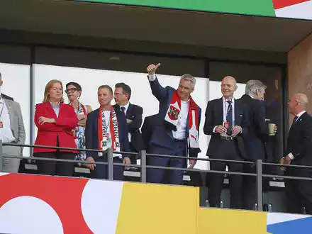 Ehrengäste im Stadion (Archiv) - Foto: über dts Nachrichtenagentur