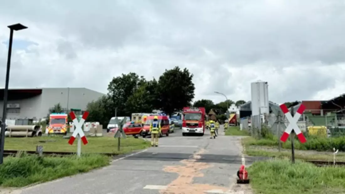 BPOL-FL: Garding - Kollision PKW mit Zug - Bild: presseportal.de