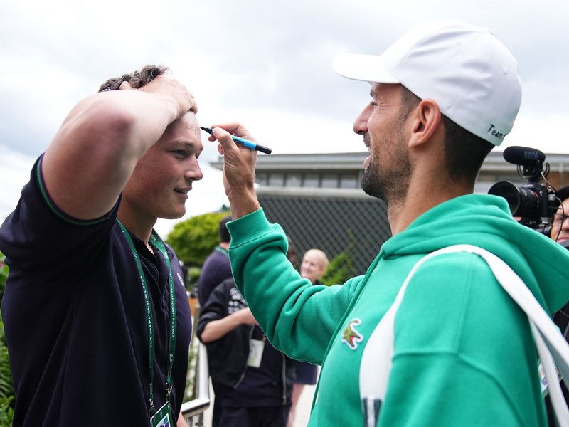 Novak Djokovic hat bisher sieben Mal Wimbledon gewonnen. - Foto: Aaron Chown/PA Wire/dpa
