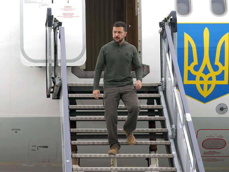 Der ukrainische Präsident Wolodymyr Selenskyj erwartet nach seiner Rückkehr aus den USA neue Hilfe aus Washington für den Kampf gegen den russischen Angriffskrieg. - Foto: Brian Lawless/PA Wire/dpa