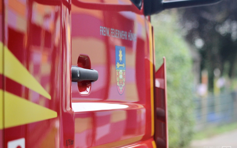 FW Hünxe: Dieselspur sorgt für Feuerwehreinsatz - Foto: presseportal.de