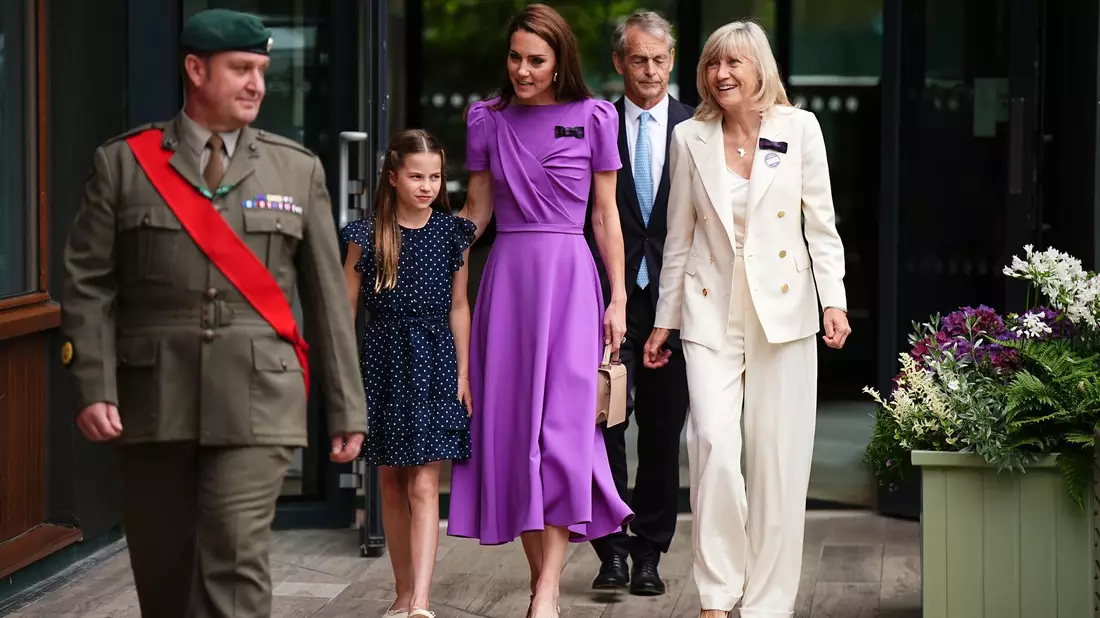 Zweiter Auftritt nach langer Pause: Prinzessin Kate mit ihrer Tochter. - Bild: Aaron Chown/PA Wire/dpa