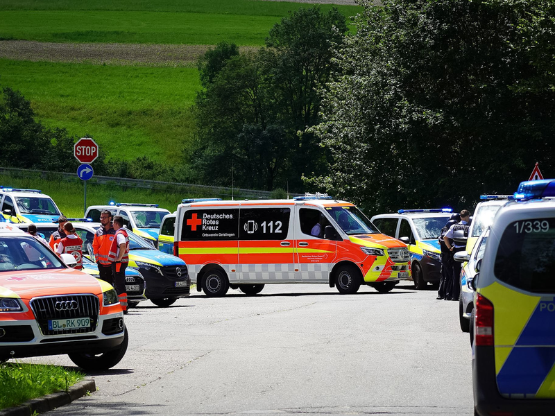 Nach einer Gewalttat in Albstadt mit drei Toten und zwei Schwerverletzten dauern die Ermittlungen an. - Foto: Jannik Nölke/dpa