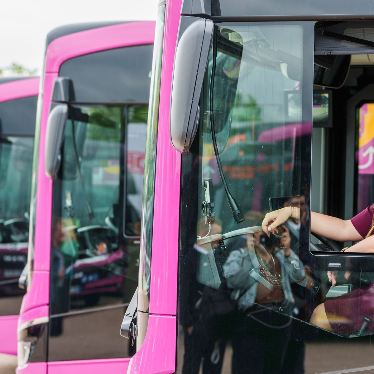 Während der Bauarbeiten auf der Strecke zwischen Frankfurt und Mannheim fahren als Ersatz Busse. (Archivbild) - Foto: Andreas Arnold/dpa