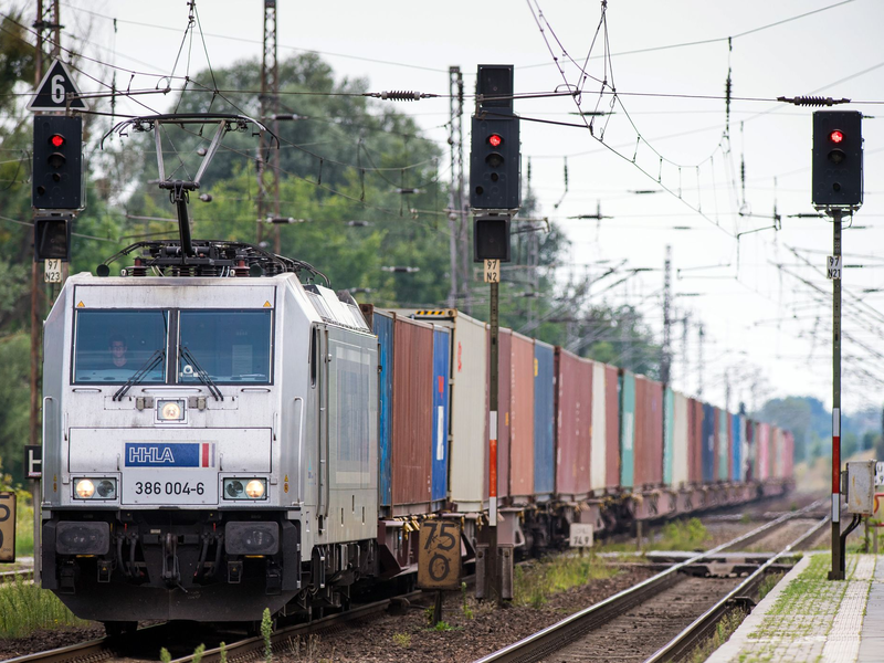 Die Pro-Kopf-Investitionen in die Schiene werden mehr - das Wunschziel der Allianz Pro Schiene von 150 Euro ist aber noch weit entfernt. (Archivbild)  - Foto: Soeren Stache/dpa-Zentralbild/dpa