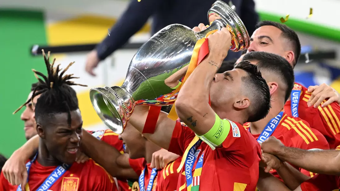 Kapitän Álvaro Morata gelang im Finale kein Tor - dem Jubel über den Titel tat das keinen Abbruch - Bild: Federico Gambarini/dpa