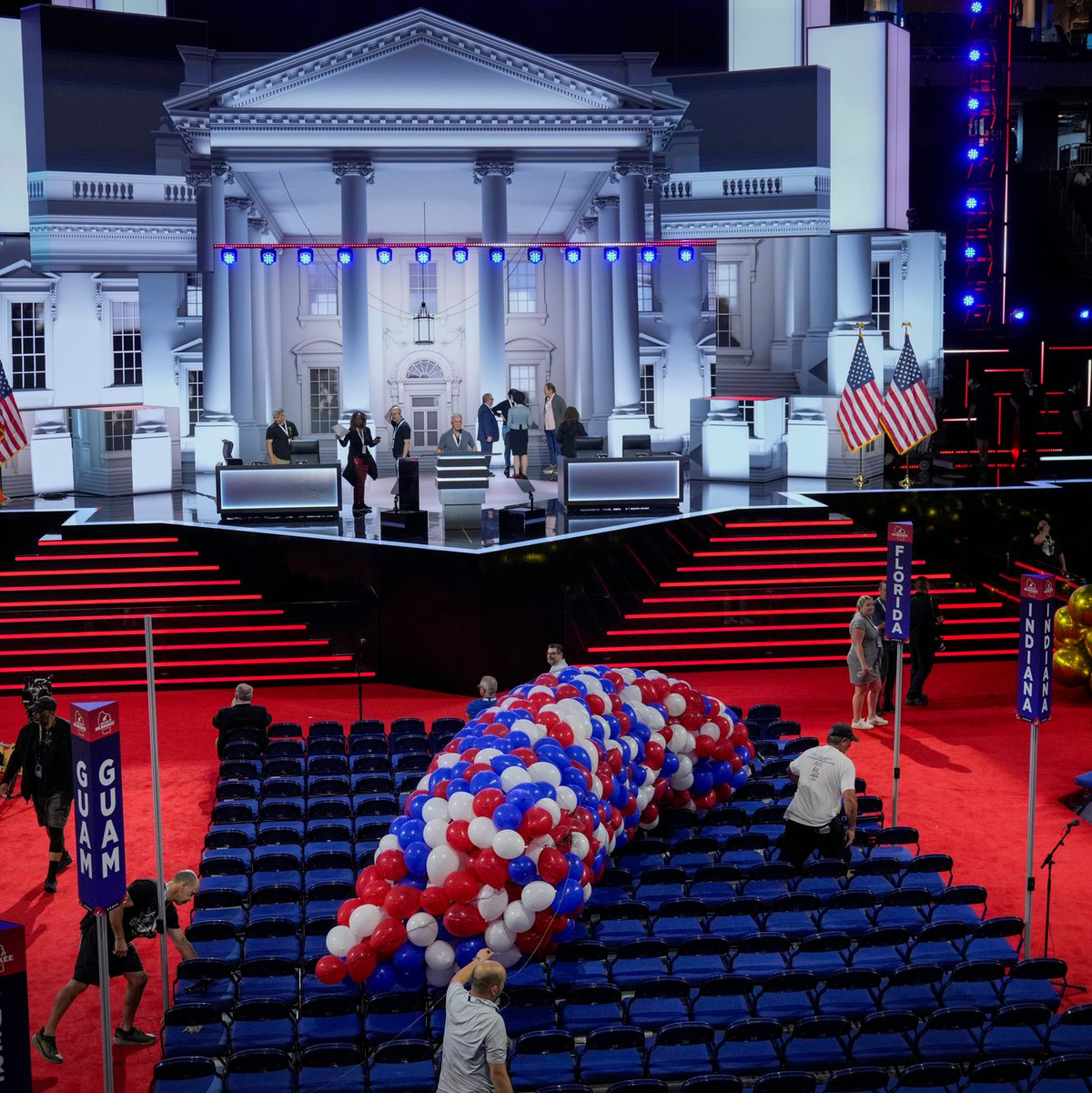 In der deutschen Nacht auf Freitag wird Trump beim großen Finale seine Nominierung annehmen und im Zuge dessen eine Rede halten. Trotz Kapitol-Sturm und der gegen ihn laufenden Strafverfahren hat der Republikaner es geschafft, die Partei hinter sich zu vereinen. - Foto: J. Scott Applewhite/AP/dpa