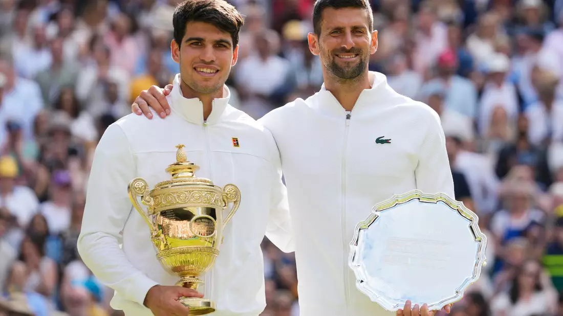 Novak Djokovic (r) unterlag Carlos Alcaraz im Wimbledon-Finale in drei Sätzen. - Bild: Kirsty Wigglesworth/AP