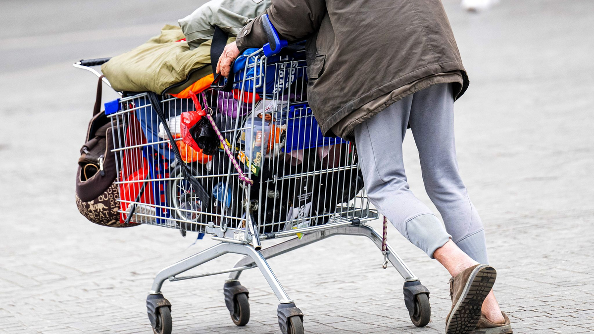 Das Statistische Bundesamt zählte mehr als 430.000 Obdachlose zu Beginn des Jahres in Deutschland (Symbolbild).  - Foto: Sina Schuldt/dpa