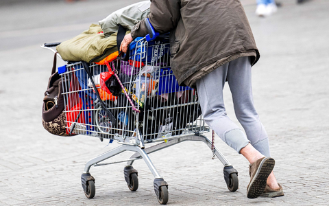 Das Statistische Bundesamt zählte mehr als 430.000 Obdachlose zu Beginn des Jahres in Deutschland (Symbolbild).  - Foto: Sina Schuldt/dpa