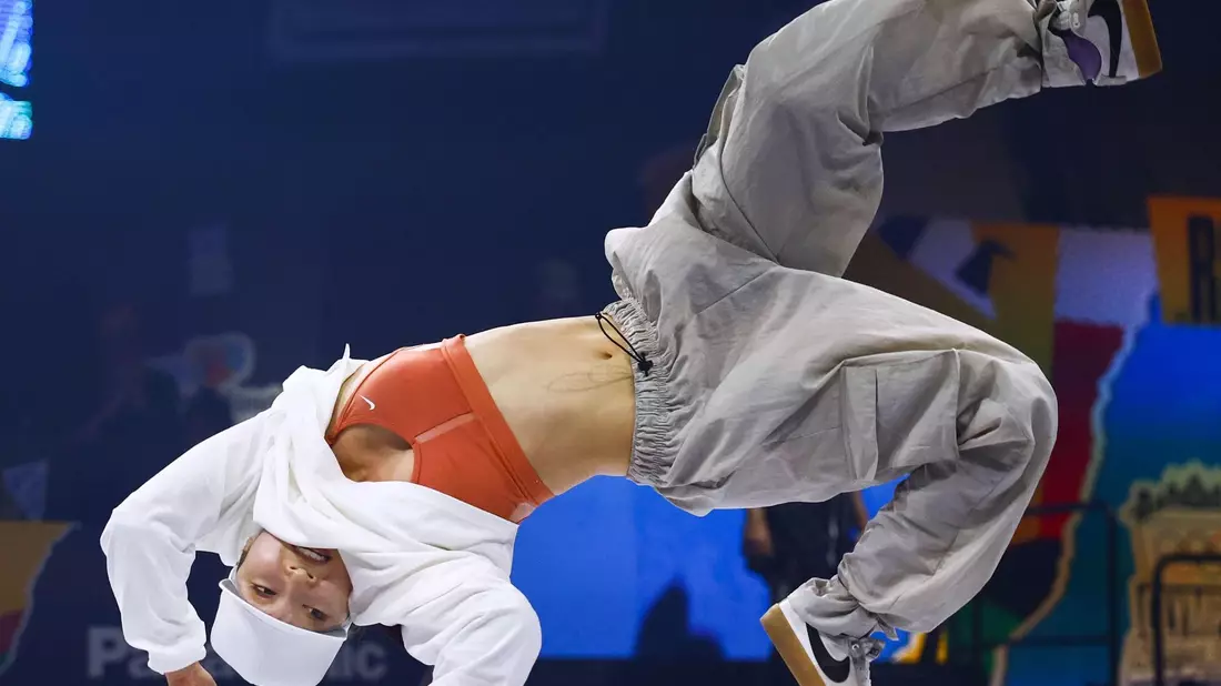 Erstmals werden olympische Medaillen im Breakdance vergeben. - Bild: kyodo/dpa
