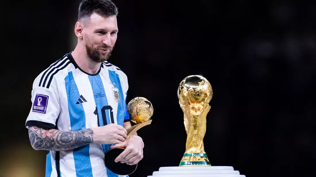 Vor gut anderthalb Jahren gewann Argentinien mit Messi die WM - Bild: Tom Weller/dpa