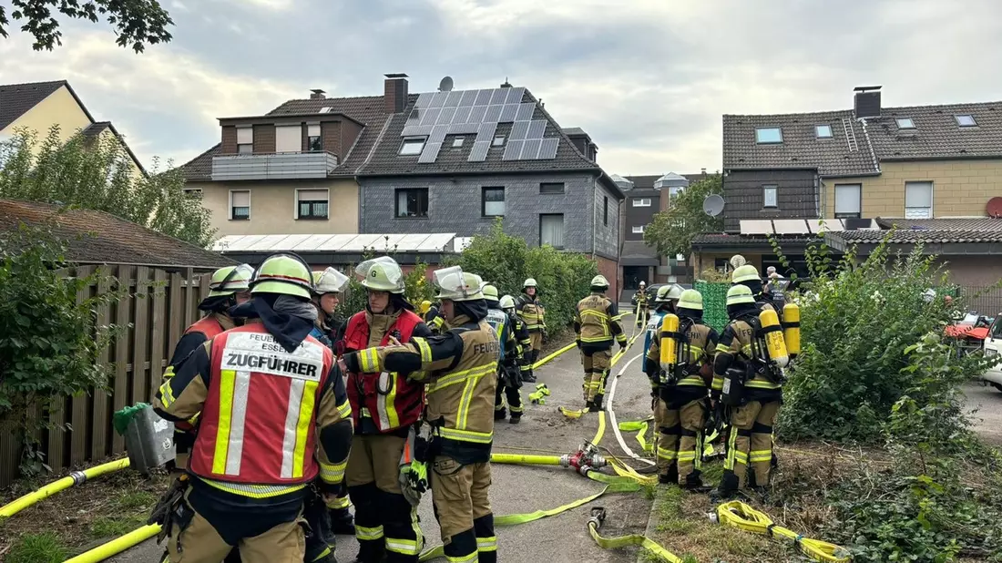 FW-E: Feuer im Bunker - Feuerwehr setzt Spezialtechnik ein - Bild: presseportal.de