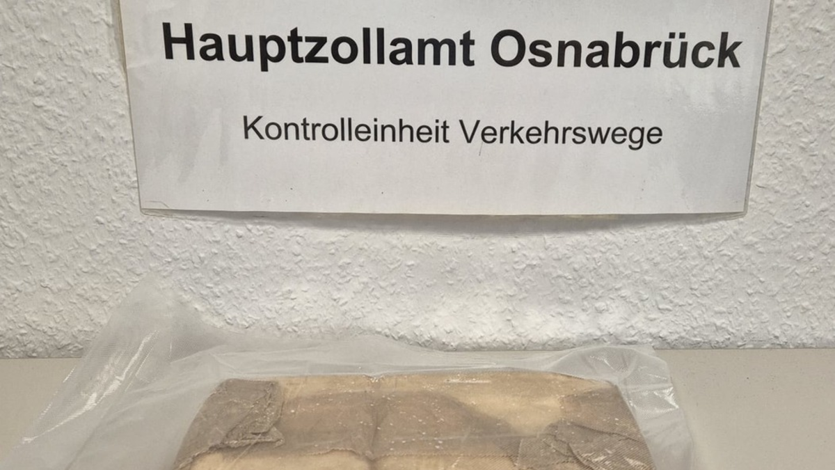 HZA-OS: Osnabrücker Zoll stellt rund ein Kilogramm Kokain sicher; Straßenverkaufswert von 66.000 Euro - Foto: presseportal.de