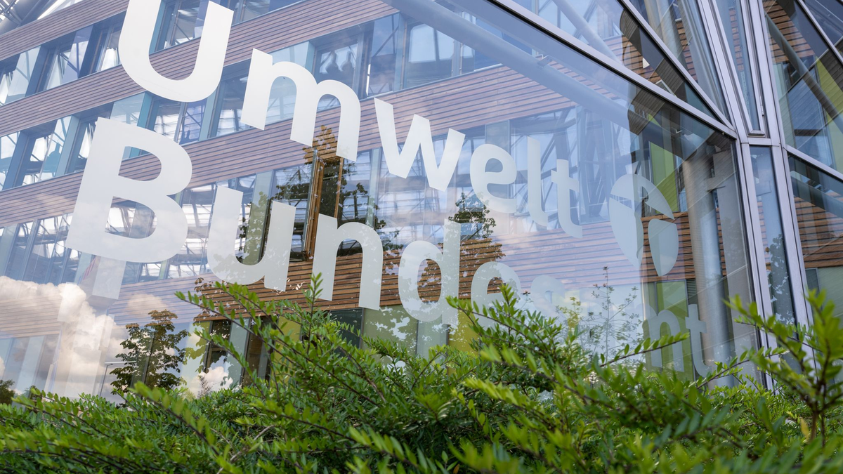 Wegen Betrugsverdachts bei Klimaschutzprojekten gab es Durchsuchungen bei Unternehmen. Das Umweltbundesamt (UBA) hatte Ende Mai Anzeige erstattet. (Archivbild) - Foto: Hendrik Schmidt/dpa