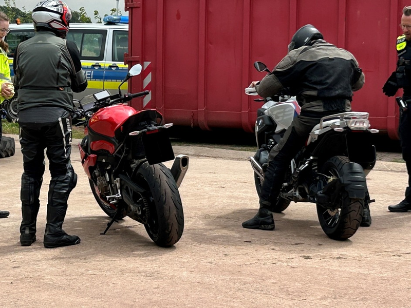 POL-NI: Gemeinsame Kradkontrolle der Polizeikommissariate Syke und Hoya - Foto: presseportal.de