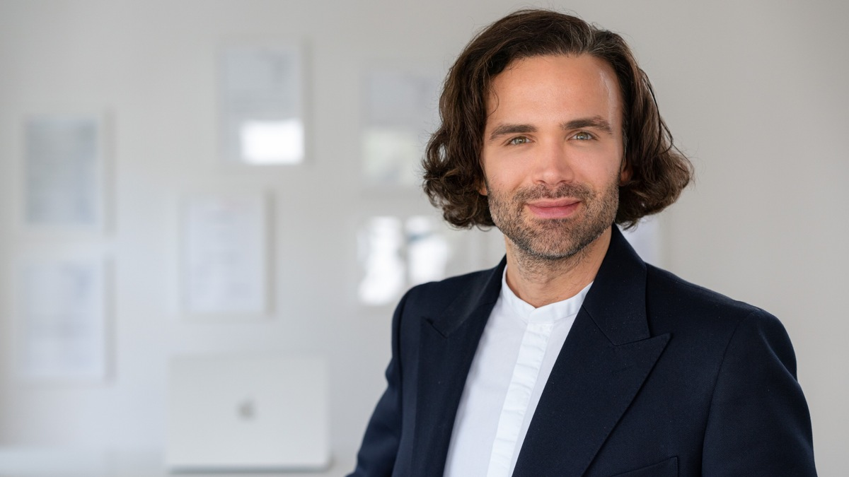 Die Psychologie hinter der Anziehung: Psychologe klärt auf, was Menschen physisch und emotional zueinander hinzieht - Foto: presseportal.de