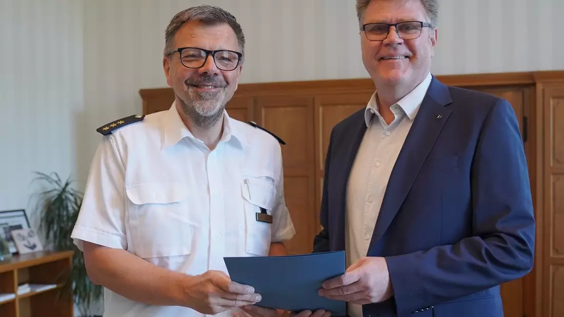 POL-OLD: +++ Neuer Leiter der Polizeiinspektion Wilhelmshaven/Friesland - Dienstpostenübertragung an Polizeidirektor Jörg Beensen +++ - Bild: presseportal.de