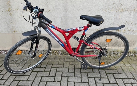 POL-HK: Bispingen/Behringen: Diebstahl; Bad Fallingbostel: 1,99 Promille; Soltau: Pedelecfahrer übersehen; Buchholz: Fahrradeigentümer gesucht; Soltau/Bad Fallingbostel: Falsche Polizeibeamte - Foto: presseportal.de