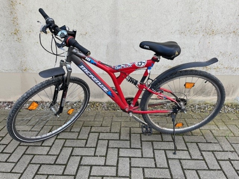 POL-HK: Bispingen/Behringen: Diebstahl; Bad Fallingbostel: 1,99 Promille; Soltau: Pedelecfahrer übersehen; Buchholz: Fahrradeigentümer gesucht; Soltau/Bad Fallingbostel: Falsche Polizeibeamte - Foto: presseportal.de