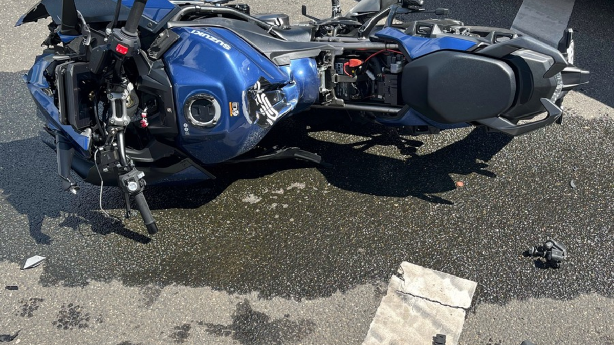 POL-DN: Unfall beim Abbiegen: Kradfahrer schwer verletzt - Foto: presseportal.de