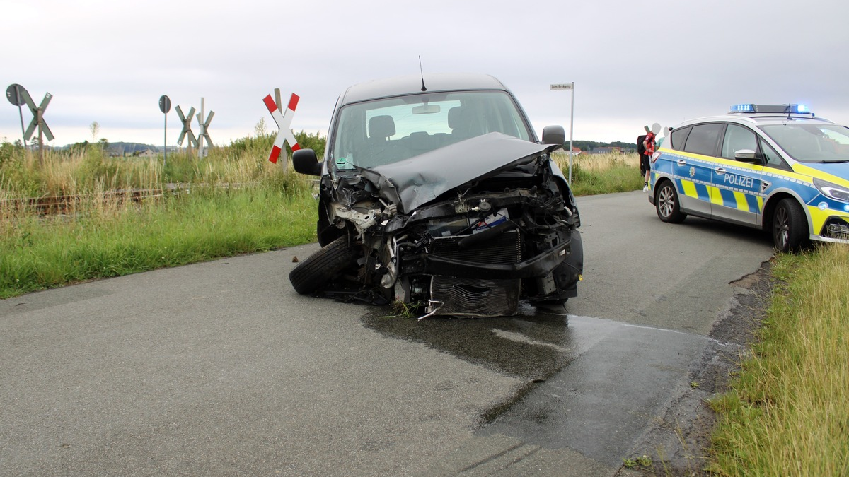 POL-MI: Auto prallt gegen Eurobahn - Foto: presseportal.de