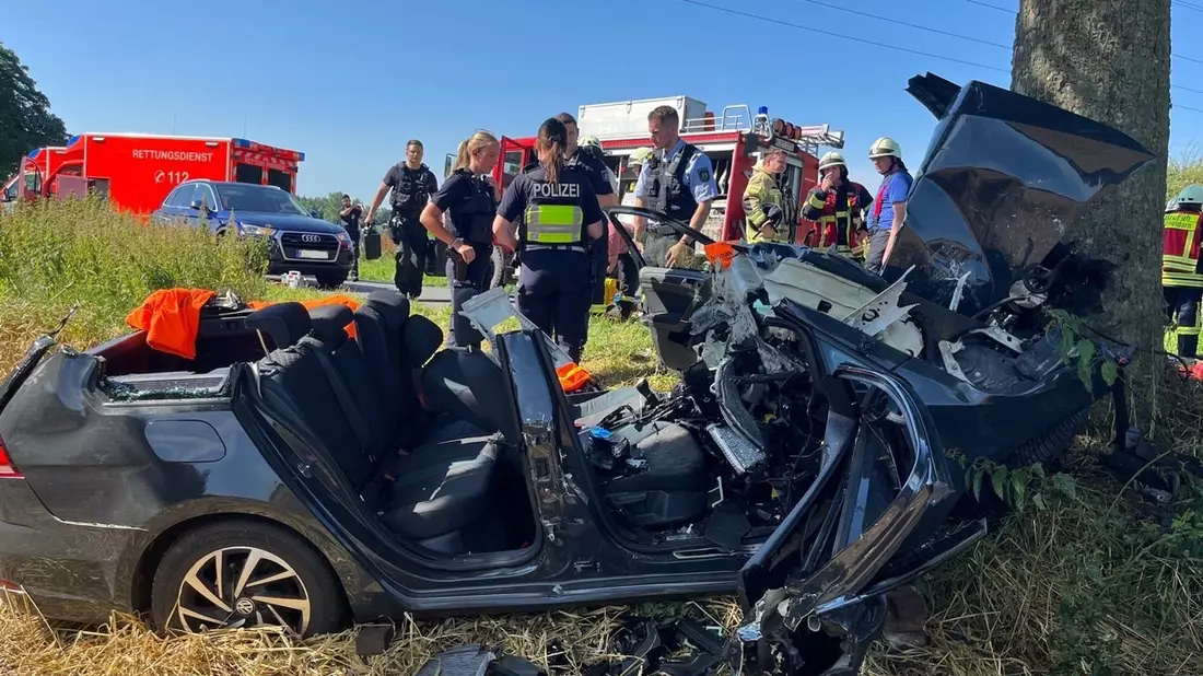 Feuerwehr Kalkar: Verkehrsunfall - Bild: presseportal.de