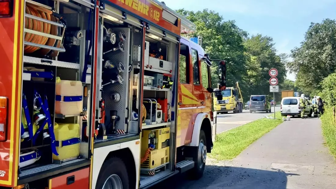 FW Hünxe: Verkehrsunfall zwischen Pkw und Lkw - Bild: presseportal.de