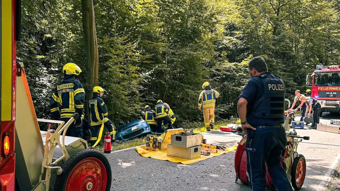 FW-DT: Verkehrsunfall mit eingeklemmter Person - Bild: presseportal.de
