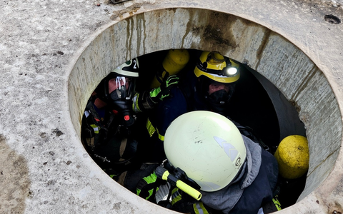 FW Hünxe: Zusammenarbeit stärken - Feuerwehr und THW üben an Bundesschule in Hoya - Foto: presseportal.de