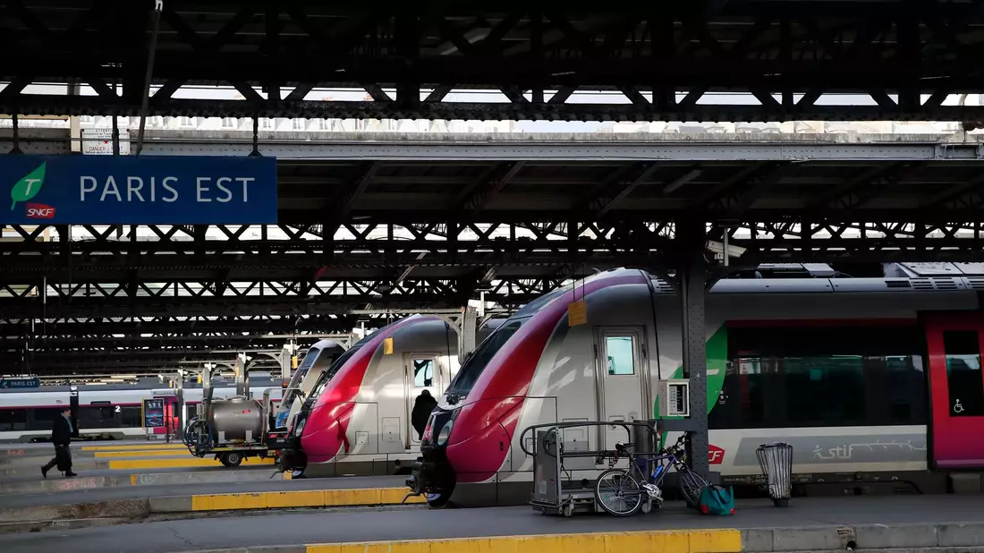 Im Pariser Bahnhof Gare de l'Est ist es zu einer Messerattacke gekommen (Archivbild). - Bild: Francois Mori/AP/dpa