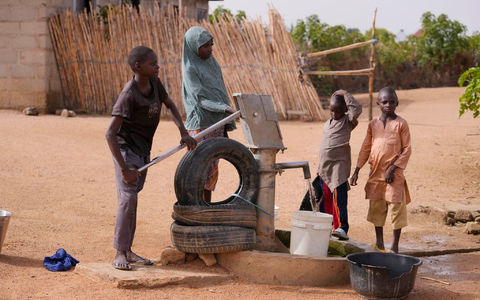 Entwicklungshilfe-Vertreter kritisierten die geplanten Kürzungen im Bundeshaushalt. (Archiv-Foto) - Foto: Sunday Alamba/AP/dpa