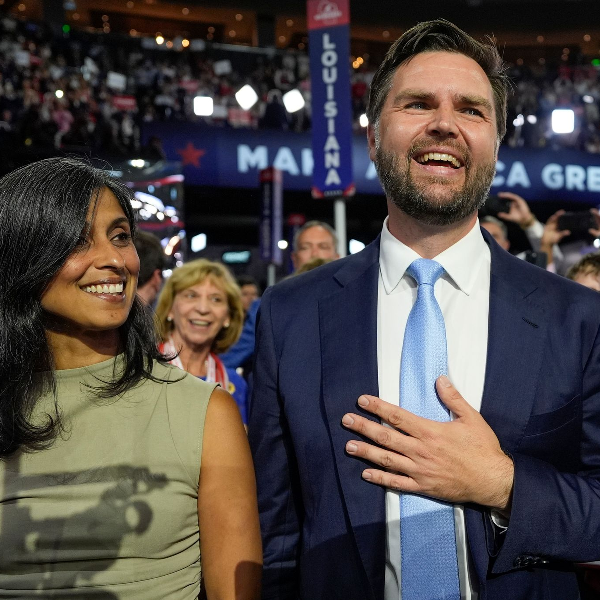 Vance und seine Ehefrau Usha Chilukuri Vance werden in Milwaukee gefeiert. - Foto: Carolyn Kaster/AP