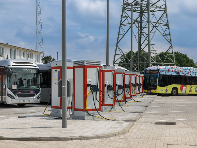 Neue Betriebshöfe für E-Busse brauchen große Flächen - Foto: Ulrich Perrey/dpa