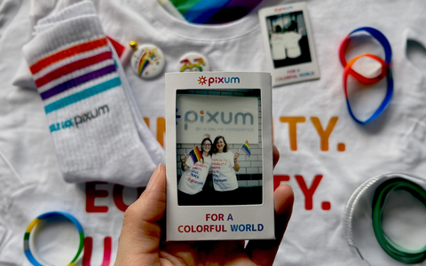 For a colorful World: Pixum erstmals beim CSD in Köln dabei - Foto: presseportal.de