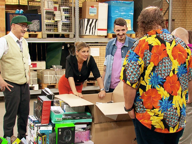 Luis ist der Neue bei Die RetourenjĂ€ger- beim Trödeltrupp hilft Mauro bei der ErfĂŒllung eines Traums - Foto: presseportal.de