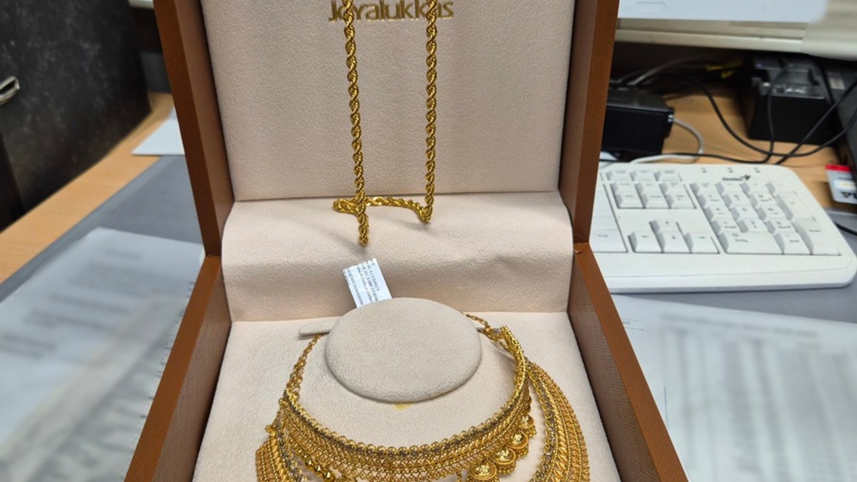 HZA-D: Manchmal ist doch alles Gold, was glänzt. / Zoll am Düsseldorfer Flughafen beschlagnahmt Goldschmuck im Wert von knapp 47.000 Euro. - Foto: presseportal.de