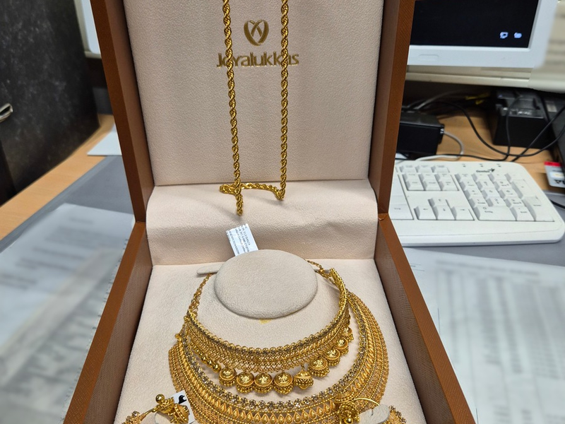 HZA-D: Manchmal ist doch alles Gold, was glänzt. / Zoll am Düsseldorfer Flughafen beschlagnahmt Goldschmuck im Wert von knapp 47.000 Euro. - Foto: presseportal.de