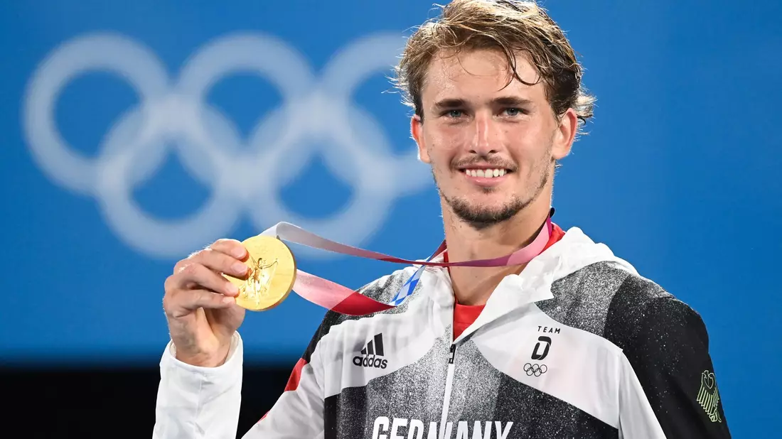 Wird durch Olympia-Gold zum großen Schröder-Widersacher: Alexander Zverev. - Bild: Marijan Murat/dpa